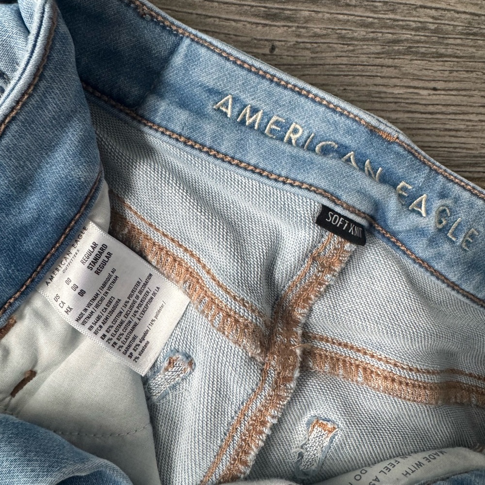 American Eagle Outfitters Light Wash Skinny Jeans - Picture 3 of 3